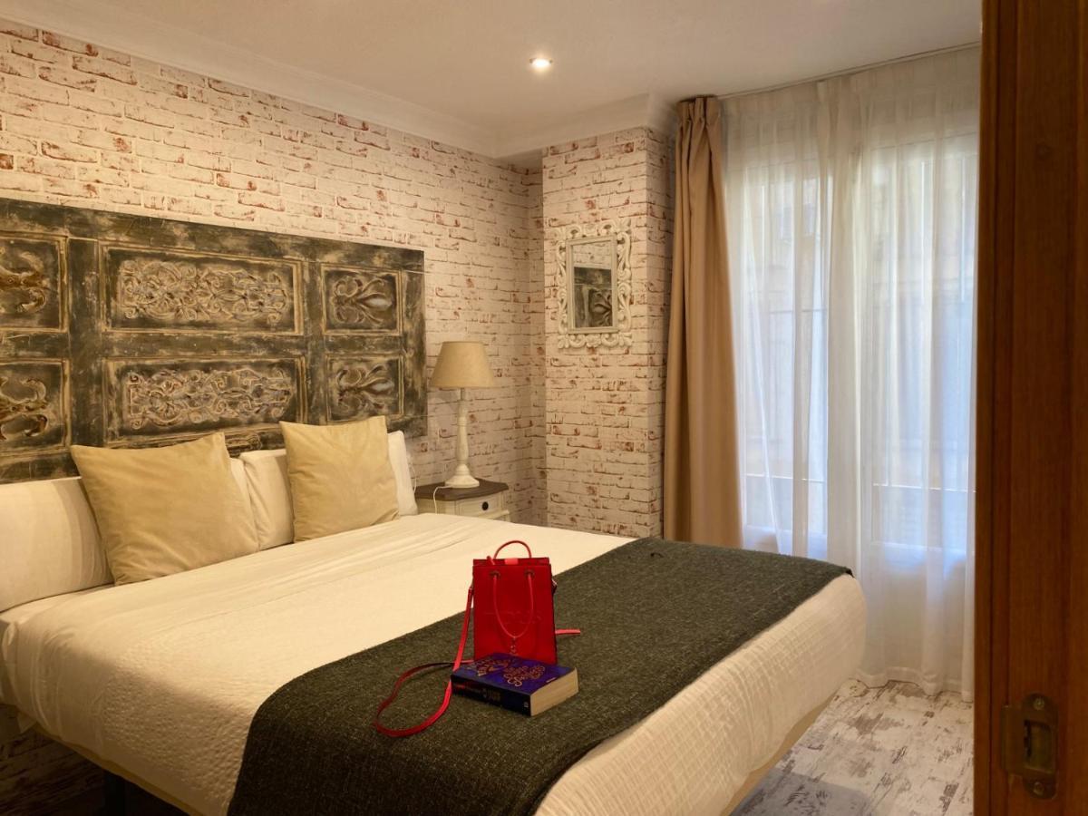 Apartamentos Sevilla Palace Kültér fotó