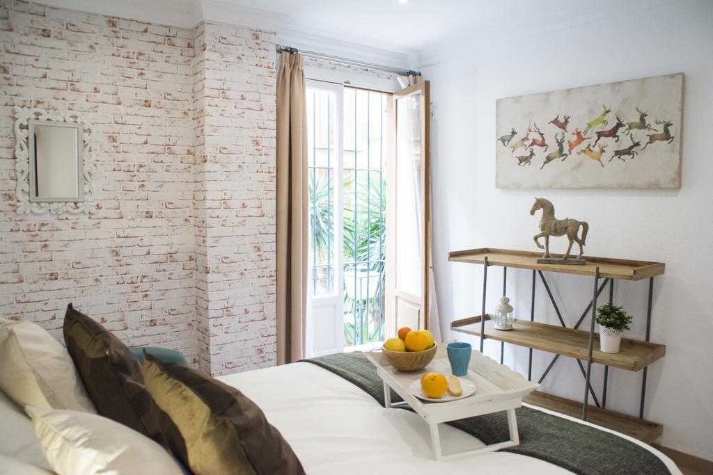 Apartamentos Sevilla Palace Kültér fotó